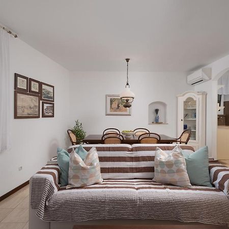 Heritage House Dvor Sutivan ภายนอก รูปภาพ